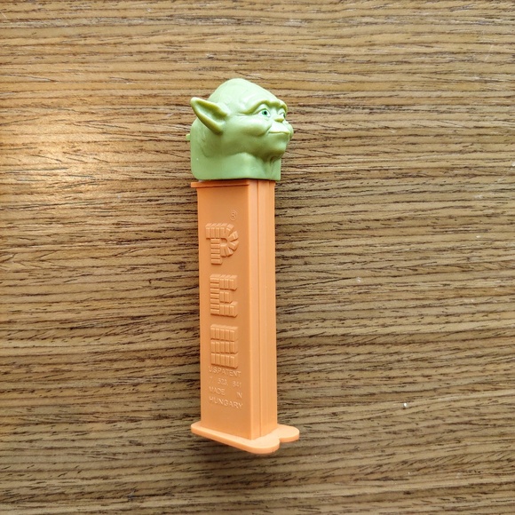 Yoda PEZ Dispenser - Picture 1 of 2